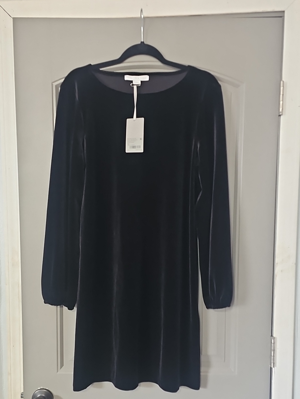 Preston & York Black Velvet Long Sleeve Shift Dress (D)